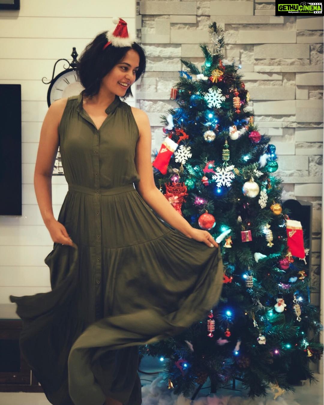 Bindu Madhavi Instagram - Dear Santa..... define NICE......