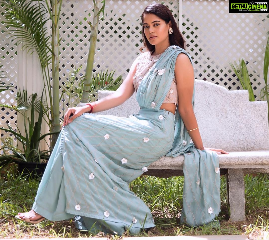 Bindu Madhavi Instagram - Outfit - @SmritiJhunjhunwalaOfficial Earrings & Bangle - @AmrapaliJewels Make Up - @AnithaSridharMakeup Hair - @BeautyMaven_ Photography - @Balakumaran_me Styled by @Blueprint_By_Navya_Divya & @DesignByBlueprint