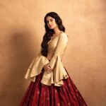 Bindu Madhavi Instagram - Master the art of observing........... 👗 @suresh.menon indian couture 📷 @venketramg 💄💆‍♀️ @pinkylohar