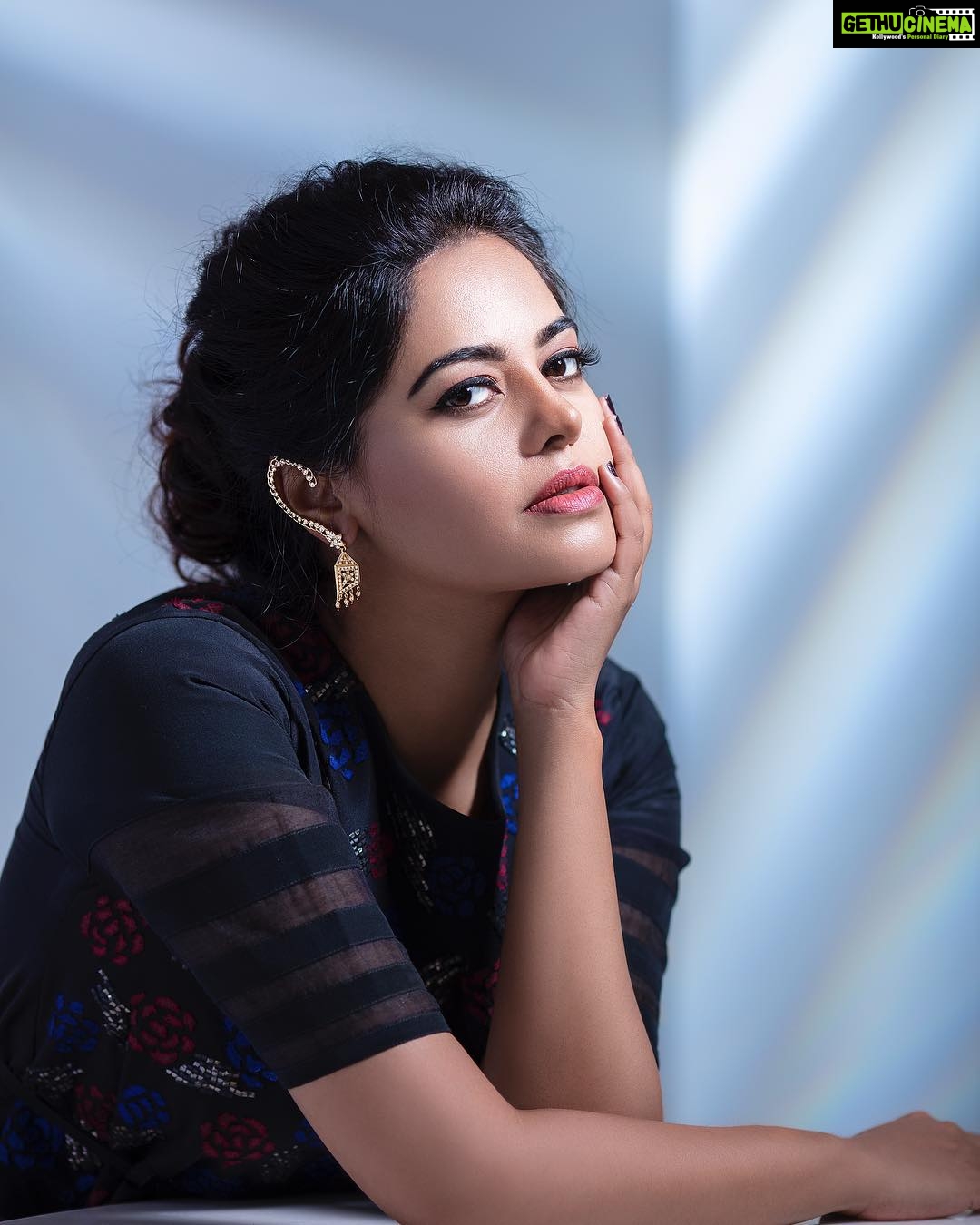 Bindu Madhavi Instagram - 📷 @waranyogesh_v, styling - @ektanahar07 @sandeepravi89 👗 @vivekarunakaran 💄 @page3salon 💎 @vbjmoments for @feminaindia #feminatamil