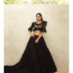 Bindu Madhavi Instagram - N here comes d first pic of The Dark Horse series...... Designer @sidneysladen #sidsaab Photography @venketramg Makeup n hair @bride_over Postproduction @disha_dee