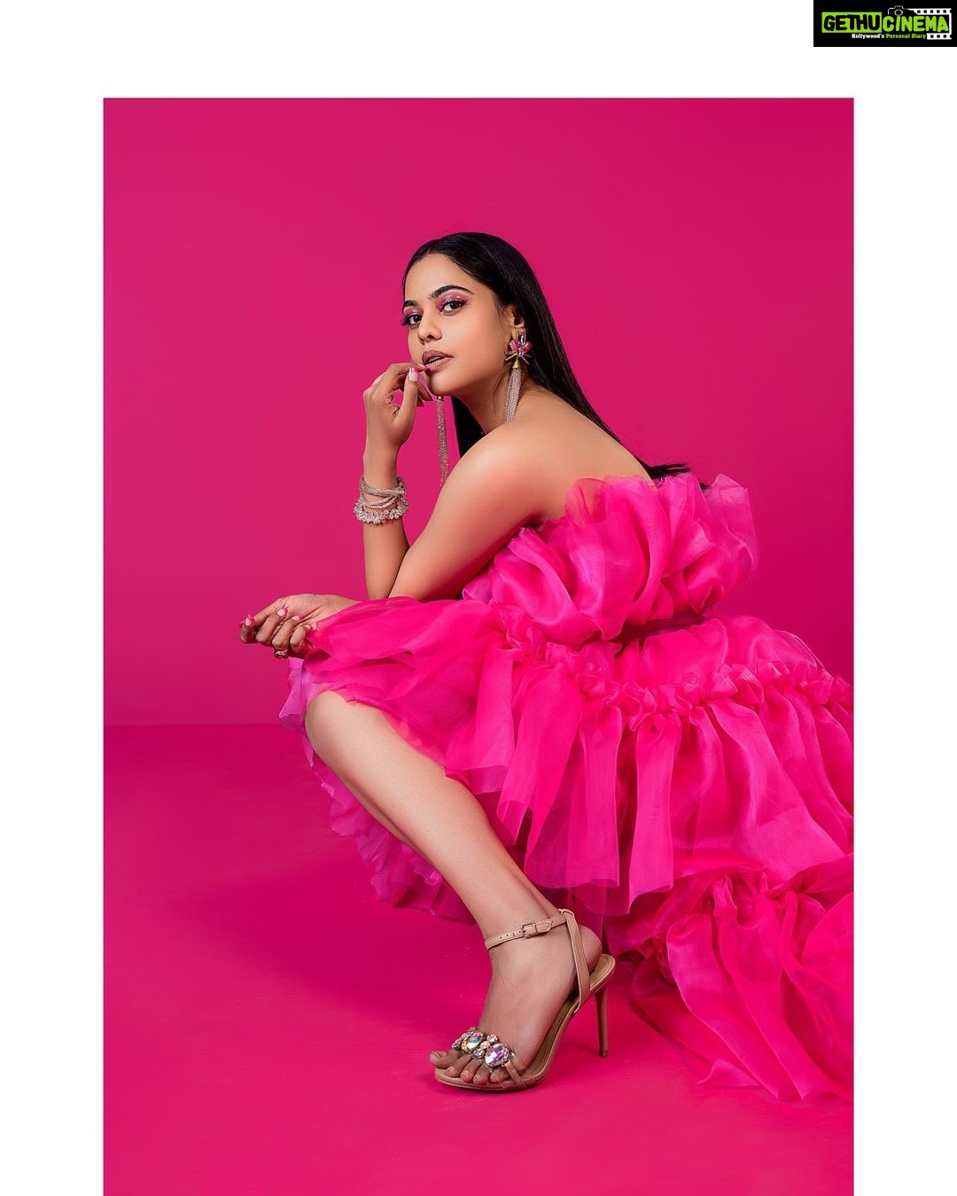 Bindu Madhavi Instagram - Feels like a girl in a candy shop πππππππππππ #panjiimuttai #Neon #pink . . . . . πΈ - @iimthefashionfellow π- @vurvesalon / @danam_mua Hair - @vurvesalon / @anuleenamol π- @shaiks_clothing Styling- @prajanyaanand Style asst- @gayathri_ragunath
