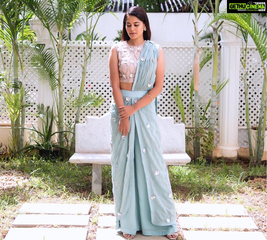 Bindu Madhavi Instagram - Outfit - @SmritiJhunjhunwalaOfficial Earrings & Bangle - @AmrapaliJewels Make Up - @AnithaSridharMakeup Hair - @BeautyMaven_ Photography - @Balakumaran_me Styled by @Blueprint_By_Navya_Divya & @DesignByBlueprint