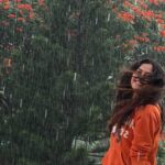 Bindu Madhavi Instagram - Life is full of beauty..... #rainyday #greysky #marayoor #kazhugu2