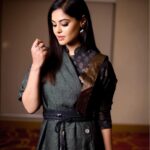 Bindu Madhavi Instagram - When u love wat u wear and wear wat u love...... Outfit - @Blueprint_By_Navya_Divya & @DesignByBlueprint Accessories - @SakshiJhunjhunwalaOfficial at @MaalGaadi H + M - @ChiselleMakeupAndHair Photography - @KiransaPhotography Styling - @DivyaNiranjan_ & @NavyaNiranjan_NN
