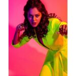 Bindu Madhavi Instagram – Welcome to d Neon party🎊🎉💚 
Thanks @fortysicklicks for bringing all these crazies 2gether .
.
.
.

📸 – @iimthefashionfellow 
Makeup – @vurvesalon / @danam_mua 
Hair – @vurvesalon / @anuleenamol
Designer – @shaiks_clothing 
Stylist – @prajanyaanand 
Style asst – @gayathri_ragunath 
Video edit – Vijay_rj_8