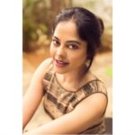 Bindu Madhavi Instagram - Saying thanks to the world, and acknowledging your own accomplishments, is a great way to feel good and stay positive......... 📷@balakumaran_me 💄 @ramya_mua location- @aegamcafe