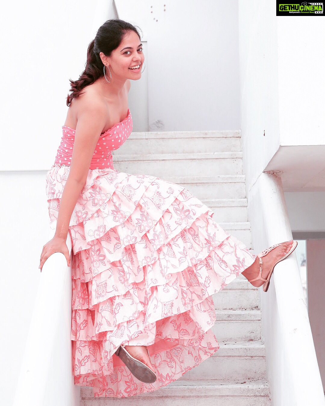 Bindu Madhavi Instagram - Tickled pink........ outfit - @amritha.ram #greatlypleased