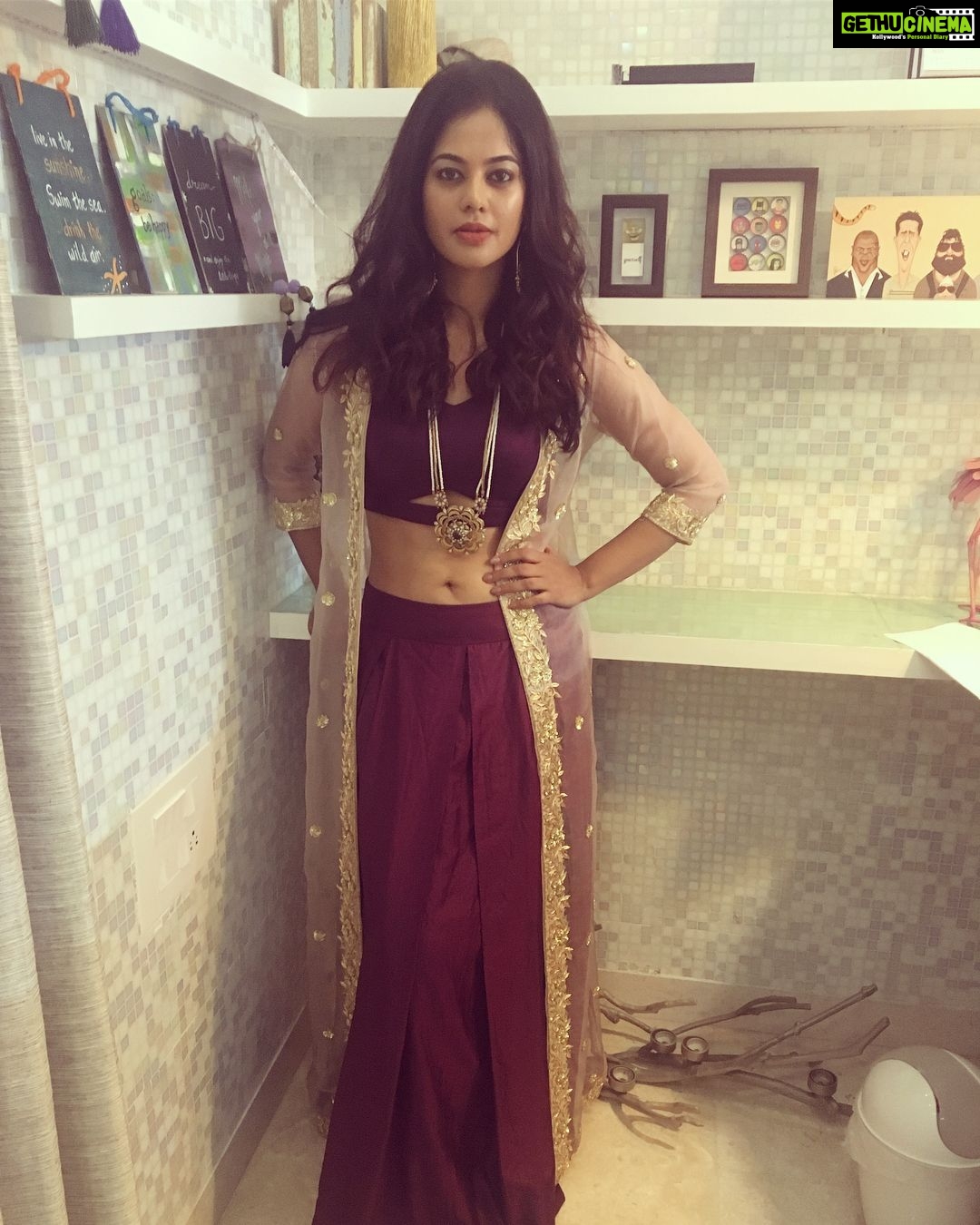 Bindu Madhavi Instagram - For vijay awards..... styled by @amritha.ram dress- @labelpleats Accessories @amrapalijewels
