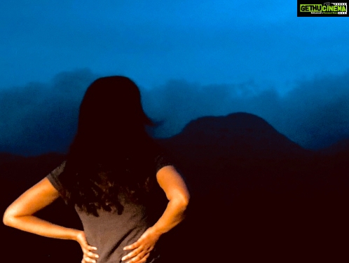 Bindu Madhavi Instagram - Sunsets. I know they are beautiful and Instagrammable. I wish more would really notice and appreciate the show in the sky at the end of the day, no matter where they are.... #hillstation #munnar