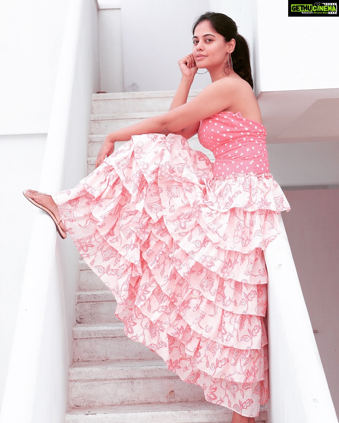 Bindu Madhavi Instagram - Tickled pink........ outfit - @amritha.ram #greatlypleased