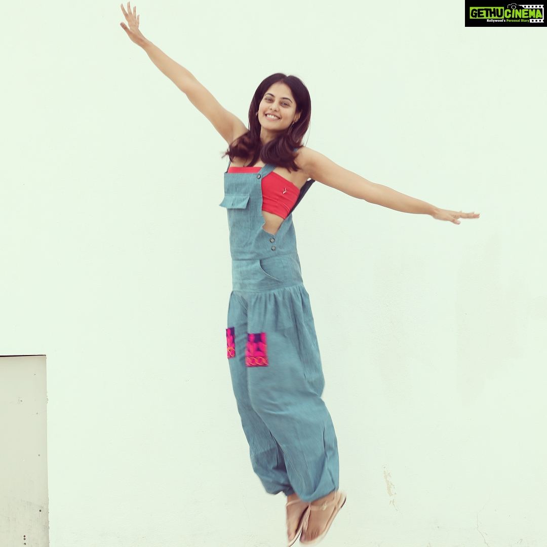 Bindu Madhavi Instagram - If u want to soar in life, u must first learn to F.L.Y (first love yourself) โค๏ธ๐งก๐๐๐โฃ๏ธ๐๐๐๐๐๐ #loveforever #igocrazyeveryday Outfit by @amritha.ram