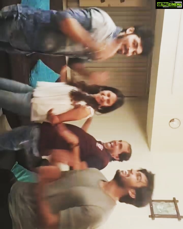 Bindu Madhavi Instagram - Shimmy shimmy ya, shimmy yam, shimmy yay..... @harish_kalyan @actorarav #vaiapuri