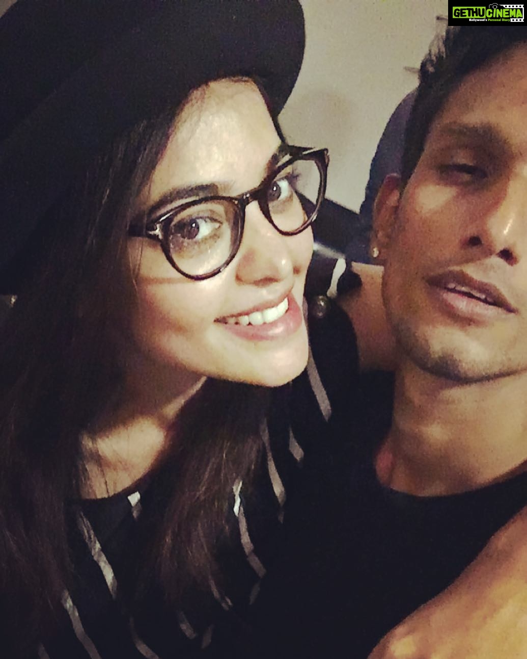 Bindu Madhavi Instagram - Do I miss u....??? Yeah yeah yeah..... #friends #alterego #designer @suresh.menon 😬🤗❤️