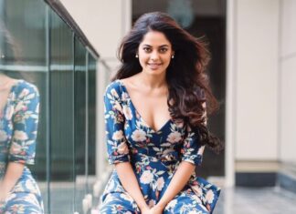 Bindu Madhavi Instagram - Don’t forget to SMILE..... :) @wemagazineofficial, styling wardrobe makeup @suresh.menon man behind the lens @mobinkurien hair @vurvesalon