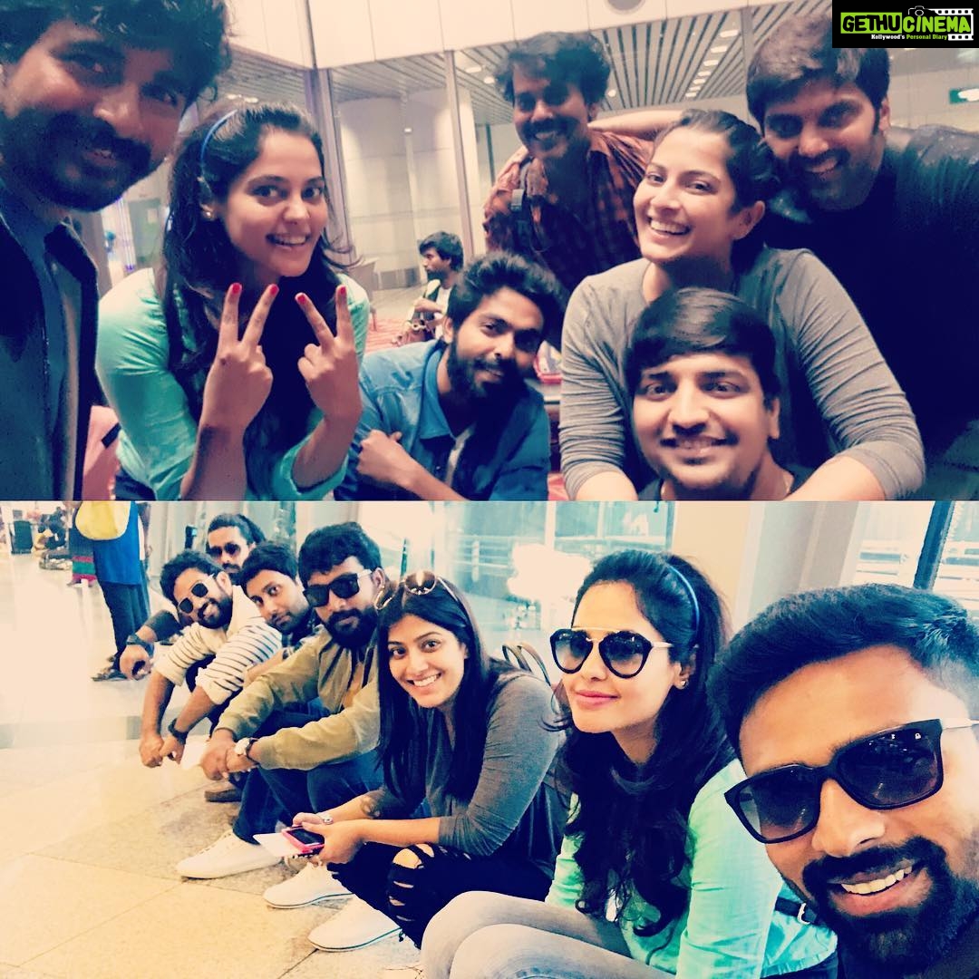 Bindu Madhavi Instagram - Thankyou Malaysia for all the love.... can’t wait to get back..... :)))) #natchathiravizha2018 @varusarathkumar @shanthnu @gvprakash @sivakarthikeyan @ashokselvan @samathusathish @aadhavkannadhasan #arya Kuala Lumpur, Malaysia