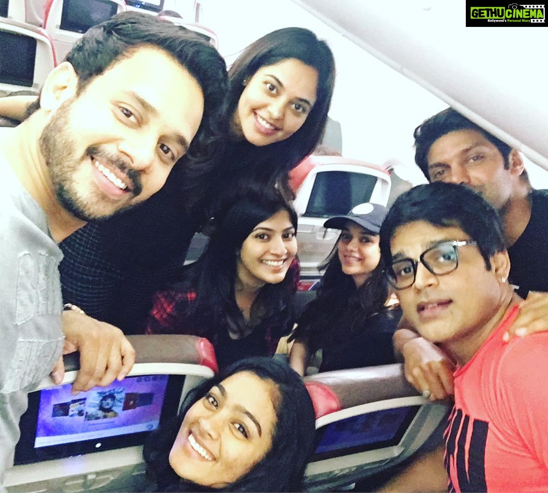 Bindu Madhavi Instagram - Welcoming Varu to insta family..... 😘🤗 @varusarathkumar