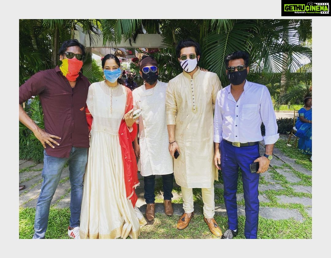 Bindu Madhavi Instagram - Wedding squad @jeranjit @pradeepmilroy @markandeyandevarajulu @iamharishkalyan