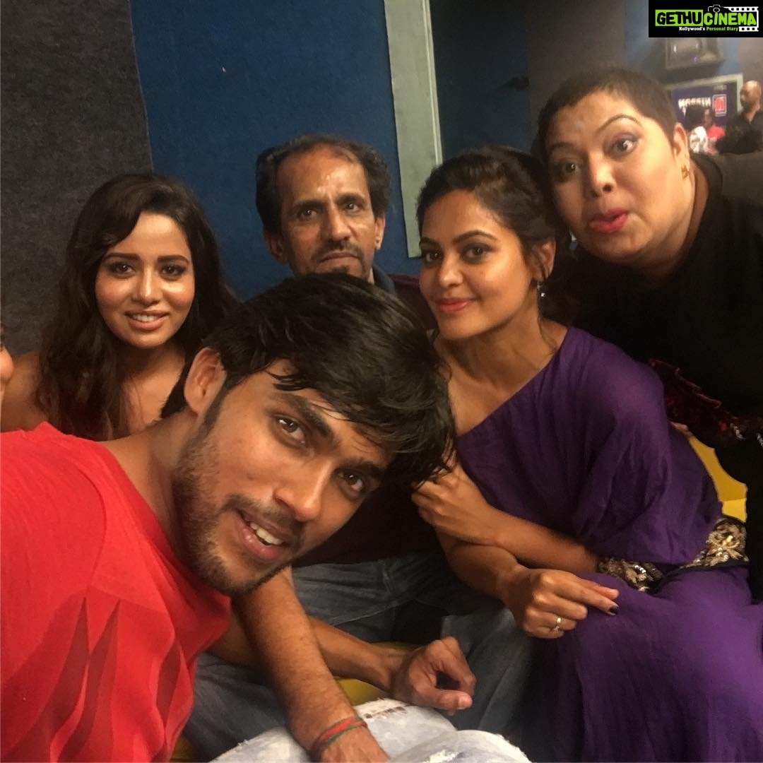 Bindu Madhavi Instagram - And then we all use our phones😎