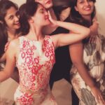 Bindu Madhavi Instagram – Thanks to my gals for making my day special @kaviipandian @keerthipandian  @poopri85  #friendshipgoals #friendsinshadowandlight