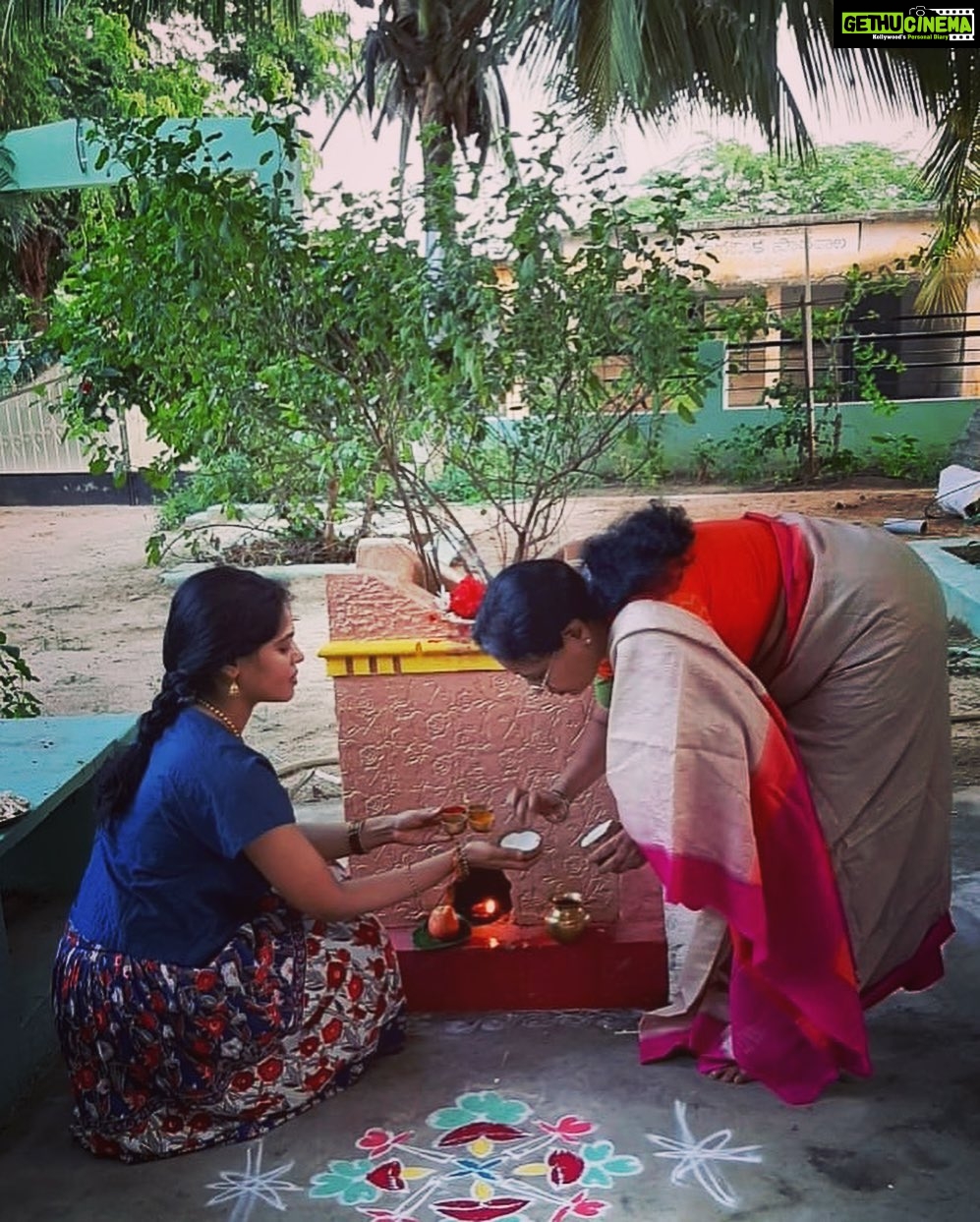 Bindu Madhavi Instagram - Deepavali Nalvazhthukkal 🪔 💫🌟 🪔