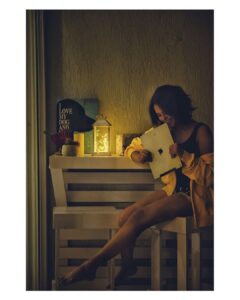 Bindu Madhavi Instagram - Throwback Saturday or a Thursday 💁‍♀️ #possie #2018 #shorthair #quarantinedays and I don’t have a dog YET....