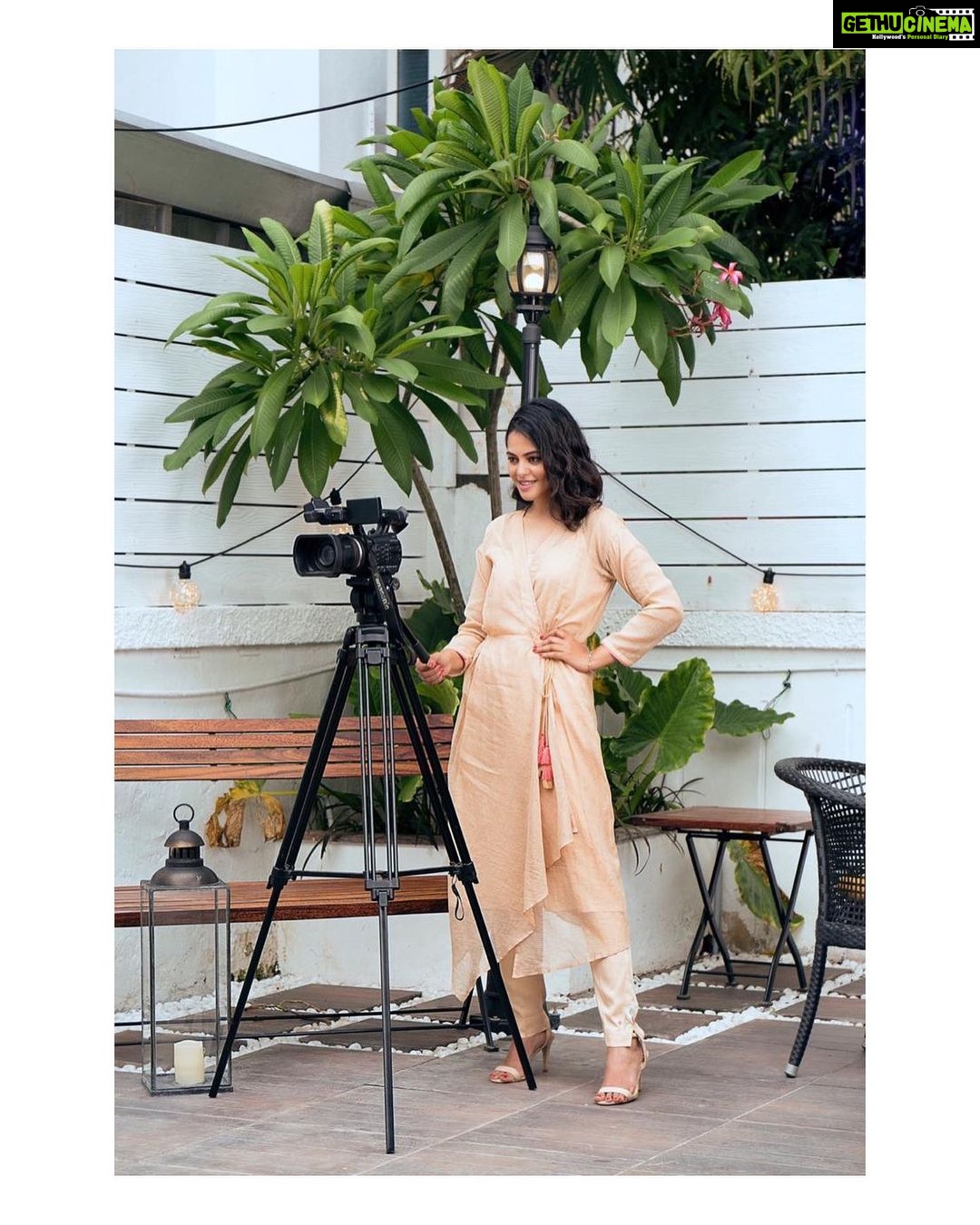 Bindu Madhavi Instagram - Outfit - @KanikaSharma_India Earrings - @AmrapaliJewels Make Up - @Ramya_mua Hair - @KarishmaHairAndMakeup Photography - @PrachuPrashanth Styled by @Blueprint_By_Navya_Divya & @DesignByBlueprint