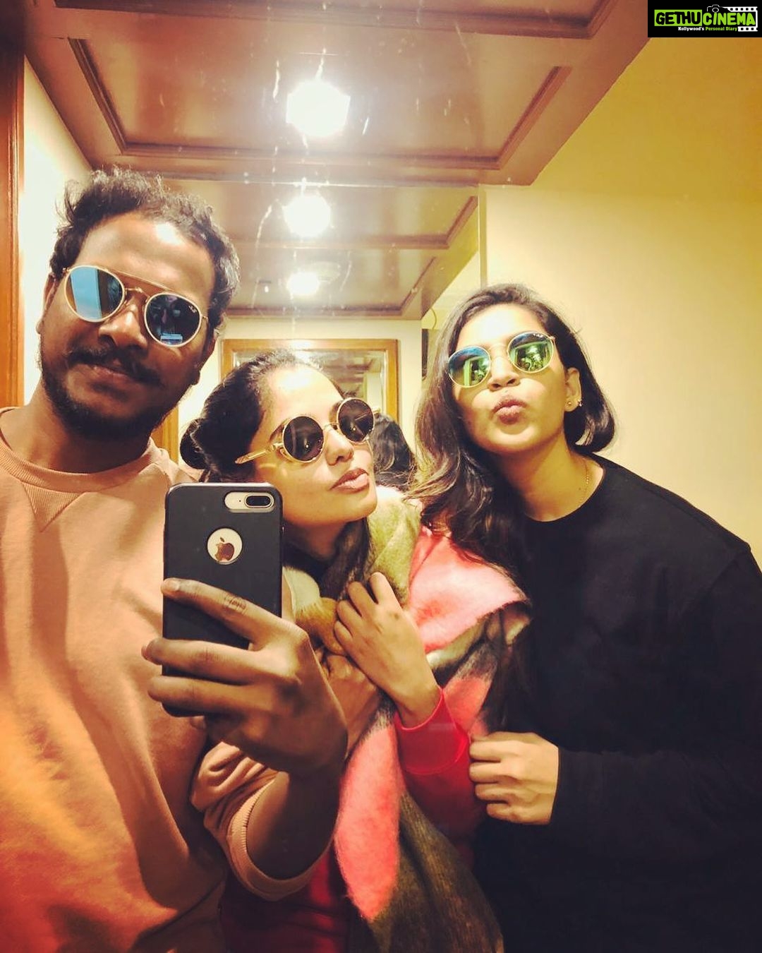 Bindu Madhavi Instagram - I live with mentals..... which makes me a mental @arunjake_01 @sathya_satz_official