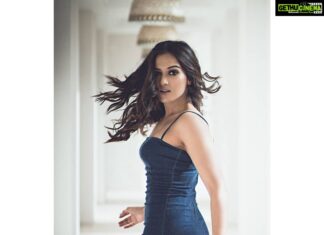 Catherine Tresa Instagram - I am ready for some blessings that aren't in disguise 😉. #fridayfeels #alwayscountingmyblessings #beyourownsunshine #alittlesassisneeded