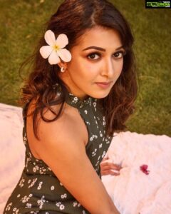 Catherine Tresa Instagram - Bonsoir☺️✨