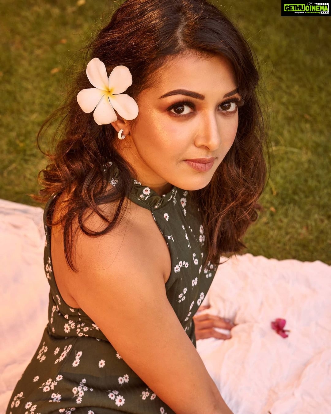 Catherine Tresa - 155.8K Likes - Bonsoir☺️✨