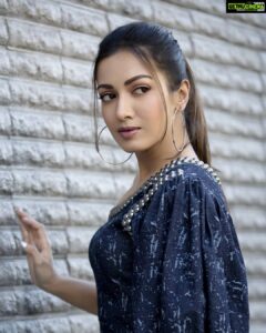 Catherine Tresa Instagram - The world is full of magical things patiently waiting for our wits to grow sharper.
~ Bertrand Russell. 

How goes your evening??😊😊
