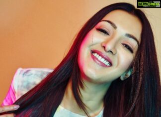 Catherine Tresa Instagram - All my original hair😁