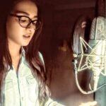 Catherine Tresa Instagram – Putting my voice to good use☺️😋.
#dubbing
#WorldFamousLover 
#WFLONFEB14 
#wflteaseronjan3rd