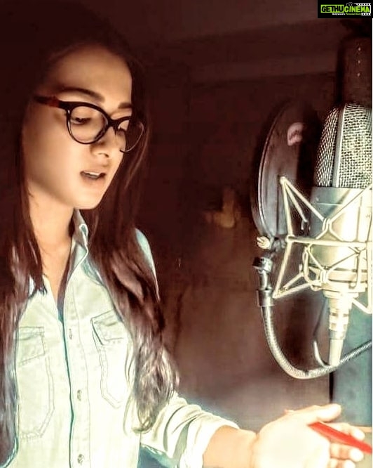 Catherine Tresa Instagram - Putting my voice to good use☺️😋. #dubbing #WorldFamousLover #WFLONFEB14 #wflteaseronjan3rd