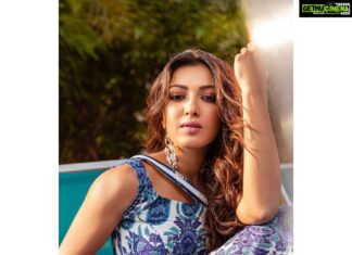 Catherine Tresa Instagram - Make hay while the ☀️shines.