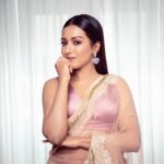 Catherine Tresa Instagram – The whole nine yards😊😊@sashivangapallicouture 
Jewelry by @amaridesigns 
Hair and makeup by @officialsandysartistry 
Styled by @sandysartistry
📸 by @chinthuu_klicks