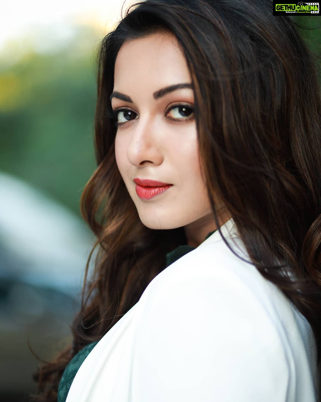 Catherine Tresa Instagram - Ummm.... cupcakes anyone??