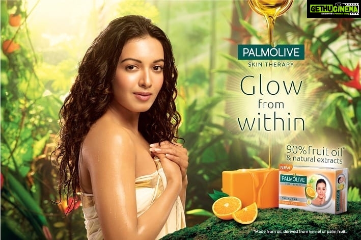 Catherine Tresa Instagram - 🌷🌷 Have a great weekend everyone!! @palmoliveindia #glowfromwithin