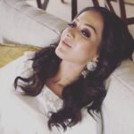 Catherine Tresa Instagram - Saturday nights are sometimes best vegetating in front of the TV 😋😄😴What are your plans? Have a great weekend my lovelies😘