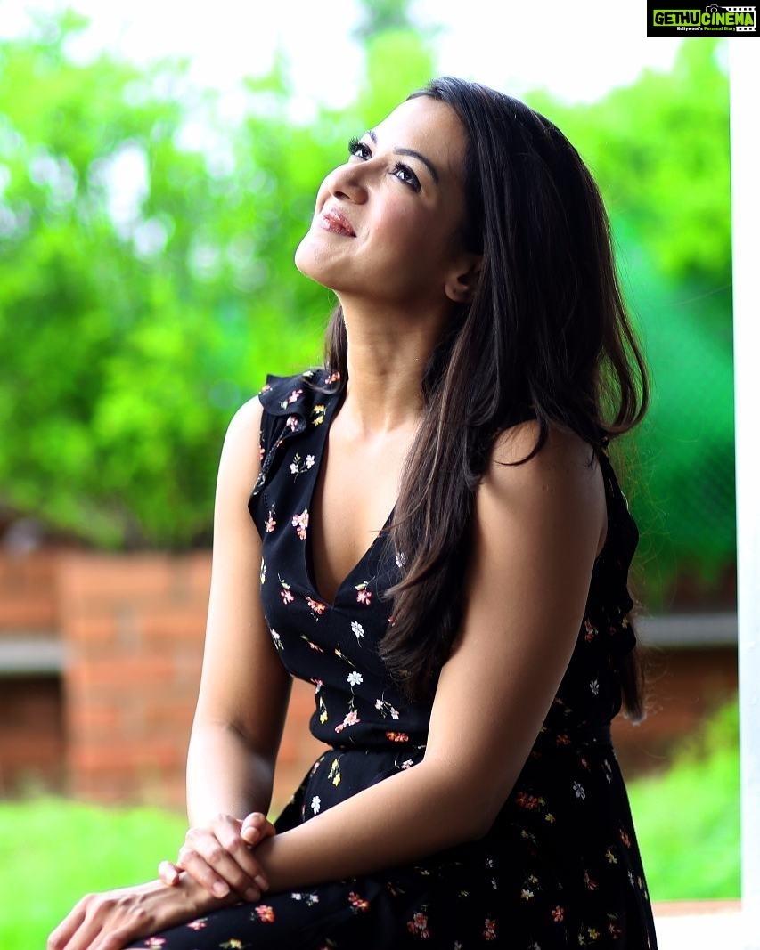 Catherine Tresa Instagram - You are responsible for your own happiness. Smile no matter what 😃😃. Have a beautiful evening my darlings 😘