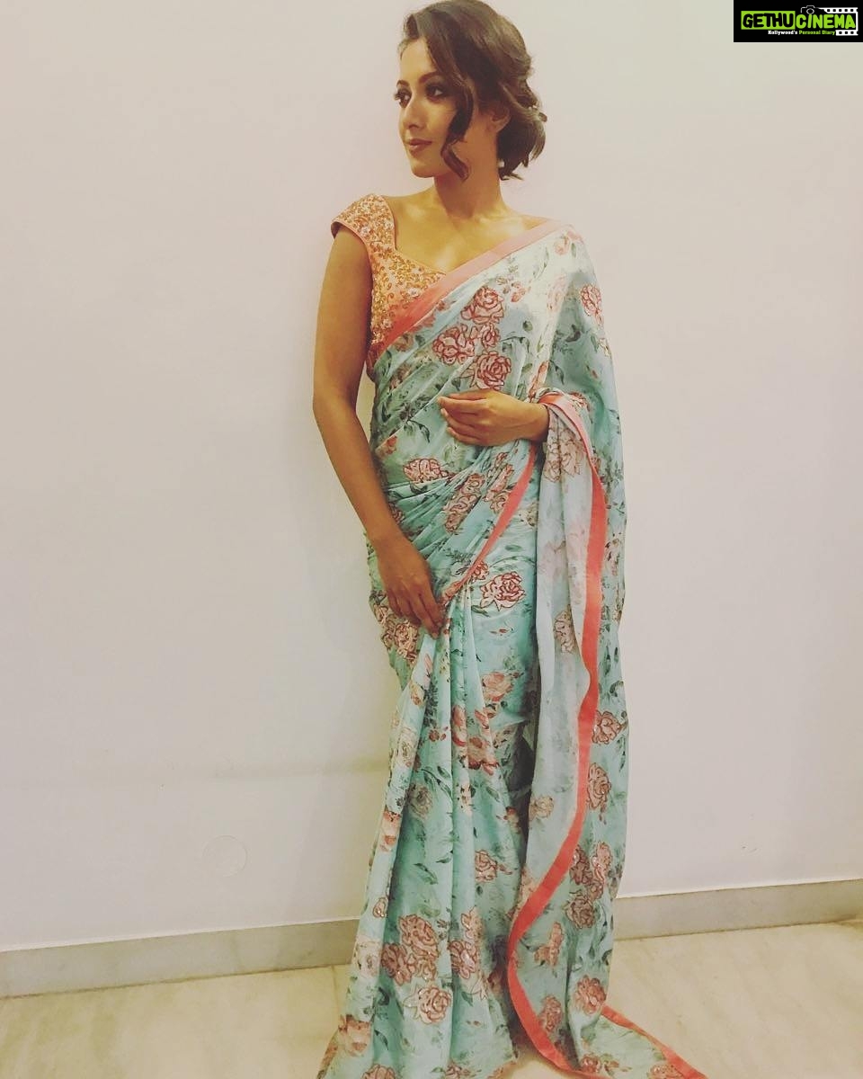 Catherine Tresa Instagram - Holiday season is here! Have a fabulous time my darlings 😘😘
