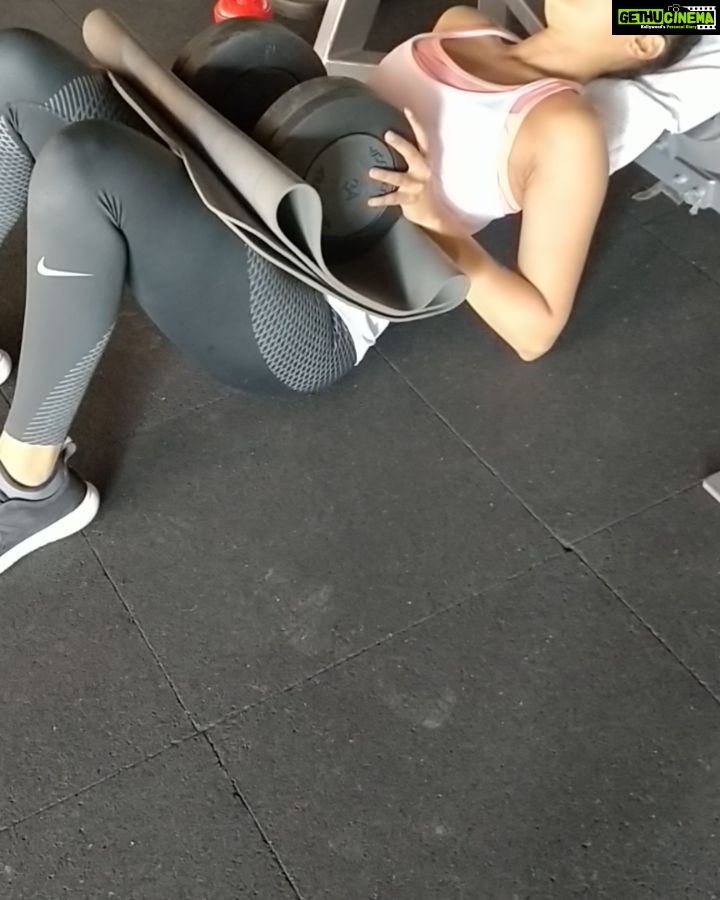 Catherine Tresa Instagram - Nothing like a good Sunday afternoon workout 💪💪😄😄
