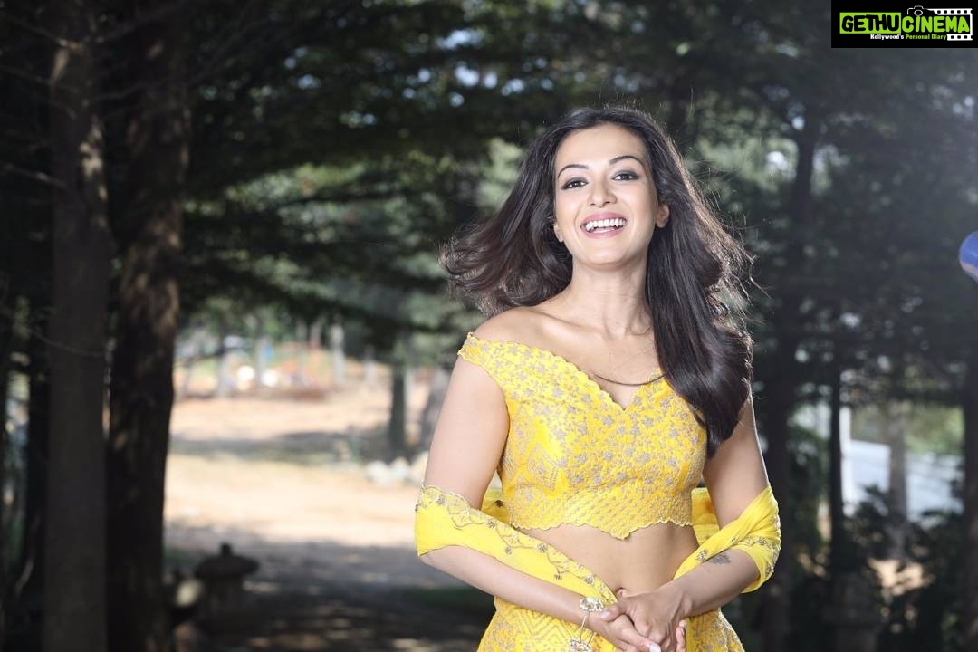 Catherine Tresa Instagram - Have a brilliant Sunday and a fantastic week ahead!!