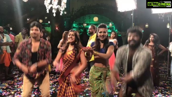 Catherine Tresa Instagram - The last day of Kalakalappu 2 and we finally did a boomerang 😁😁