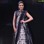 Catherine Tresa Instagram - Happy to have been a part of Woven, an initiative to felicitate and support Weavers in our country. Nothing like handloom😄😄