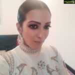 Catherine Tresa Instagram - Almost set for the music launch of #Nenerajunenemantri tonight!!