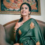 Chandini Tamilarasan Instagram - When in doubt , wear a saree ❤️ This lovely ethnic saree is from @meenus_collections .. Do check her page I’m sure you guys would love her collection ..#rettairoja #chandinitamilarasan #zeetamil