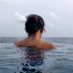 Chandini Tamilarasan Instagram - Beach Holidays 🏝🏖 #Tbt #beachday #pools #fun