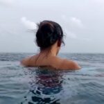 Chandini Tamilarasan Instagram - Beach Holidays 🏝🏖 #Tbt #beachday #pools #fun